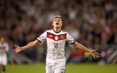 亿德电竞热评-从欧冠到西甲坎塞洛双线carry