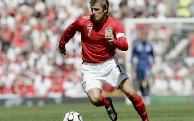 亿德电竞-利物浦队歌永不独行响彻云霄